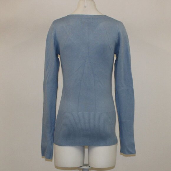 Takeout long  sleeve top - Picture 3 of 3